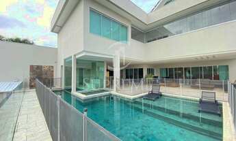 Imagem: Casa de condomínio para venda com 680 metros