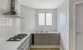 Imagem 1: Lindo apartamento, completamente reformado, com acabamentos alto padrão. Bairro América