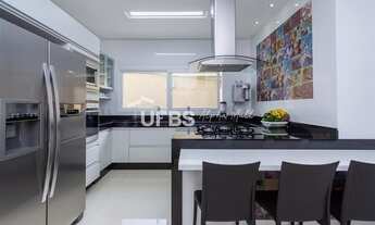 Imagem 5: Casa de condomínio sobrado para venda possui 348 metros quadrados com 5 quartos