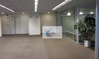 Imagem 2: Laje comercial de 775 m² com carpete e divisórias. 9 banheiros. Ar condicionado. 21 vagas