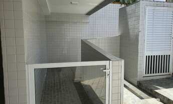 Imagem 2: Casa para venda com 190 metros quadrados com 3 quartos em Campo Grande - Santos - São Paul