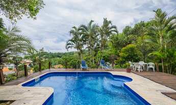 Imagem 2: Casa com 4 dormitórios, linda vista para o mar em Sambaqui - Florianópolis - SC