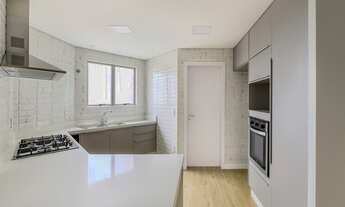 Imagem 3: Lindo apartamento, completamente reformado, com acabamentos alto padrão. Bairro América