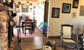 Imagem 2: Casa com três quartos com piscina e churrasqueira- Iúcas- Teresópolis