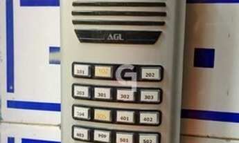 Imagem 7: 2/4 com dependência, 1° andar, escada em Nazaré