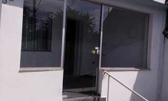 Imagem 2: Casa com fins comerciais, possui 04 salas, 02 banheiros, a 600 metros do Shopping Campo Li