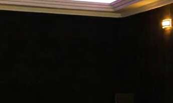 Imagem 5: Casa de alto padrão em condomínio fechado, para venda possui 390 metros quadrados com 3