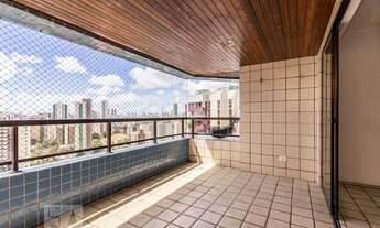 Imagem 1: Apartamento para venda possui 225 metros quadrados com 4 quartos em Casa Forte - Recife