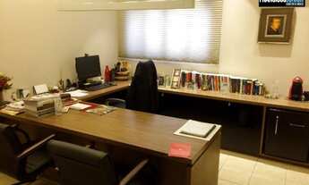 Imagem 5: Imóvel Comercial no Setor Coimbra, 1275 m², com diversas salas, ideal para consultórios, e