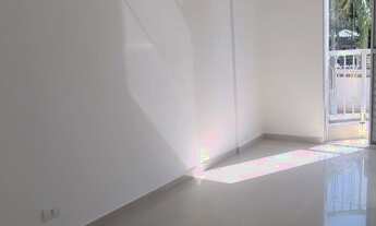 Imagem 3: Apartamento 70m² com 2 quartos 1 vaga, 2 sacadas Frente Rua,1°andar Caiçara, 200 mil