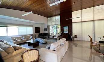 Imagem 2: Casa térrea ampla com 3 suítes - 2 terrenos - Condomínio Alphaville - Excelente localizaçã