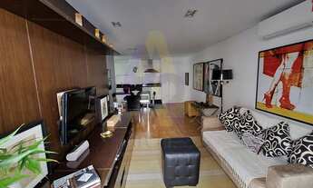 Imagem 2: Apartamento espaçoso, todo reformado e mobiliado. Com ar condicionado em prédio com lazer