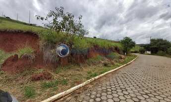 Imagem 5: Terreno em aclive suave, com fins comerciais/industriais na cidade de São Lourenço-MG
