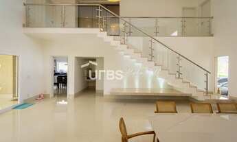 Imagem 3: Casa de condomínio sobrado para venda possui 348 metros quadrados com 5 quartos