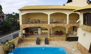 Imagem: Suntuosa casa com piscina na Taquara