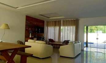 Imagem 6: Fantástica casa em um oásis verde