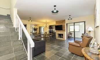 Imagem 3: Casa ampla 167m² com muito potencial, sacada e varanda, 4 vagas de garagem e um enorme qui