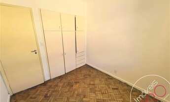 Imagem 6: Prédio super chamoso em rua tranquila e arborizada