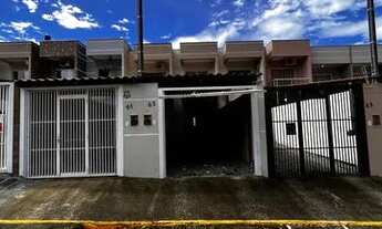 Imagem: Sobrado Geminado com Churrasqueira e Garagem