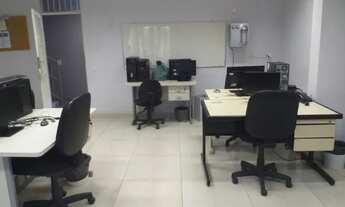 Imagem 4: Prédio de 2 andares em Padre Miguel para estabelecimento comercial ou domiciliar