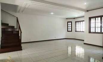 Imagem 4: Casa de 3 quartos com piscina em condomínio com lazer