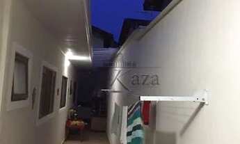 Imagem 6: Casa para venda tem 180 metros quadrados com 4 quartos