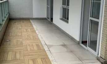 Imagem 2: Apartamento com área externa.