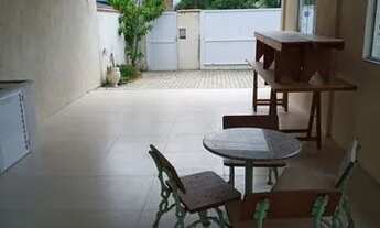 Imagem 2: Casa 4 dormitórios ótima localização na praia de Bombas Bombinhas