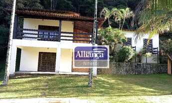 Imagem 6: Maravilhosa propriedade VAZIA e cercada pela natureza em Papucaia! 2.400m² de área total