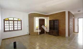 Imagem 3: Casa para Aluguel - Jardim Astro, 2 Quartos, 750 m2