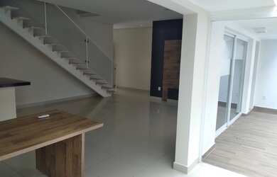 Imagem 4: Fantástica casa com localização Ímpar. Perto Iguatemi