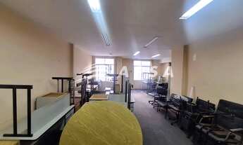 Imagem 6: NO CORAÇÃO VIBRANTE DE COPACABANA, A POUCOS PASSOS DA ICÔNICA PRAIA, ENCONTRA-SE UM EXCELE