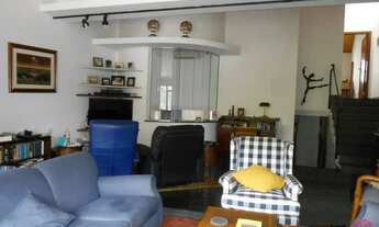 Imagem 3: Sobrado em área comercial em frente ao forum