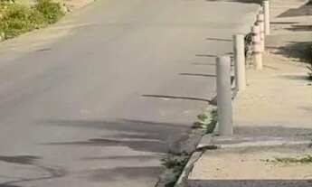 Imagem: Vende-se casa no final da rua 17 ur11