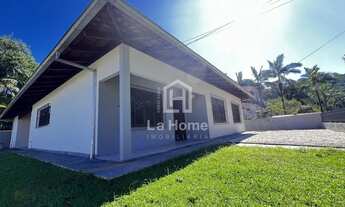 Imagem 2: Casa em condomínio fechado com 03 quartos sendo uma suíte para locação, Bairro Vorstadt