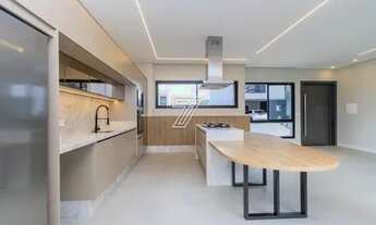 Imagem 2: Imóvel para venda possui 294 metros quadrados com 3 quartos em Santo Inácio - Curitiba - P