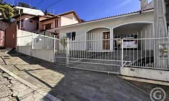 Imagem 2: Kitnet mobiliada no bairro Trindade: local perfeito para uma vida prática