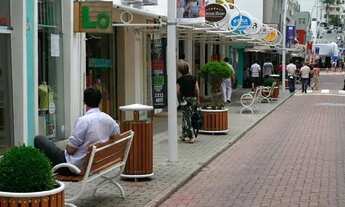 Imagem 2: 2 Quartos (Suíte) - 100% Reformado - Viva o Charme da Vidal Ramos no Coração do Centro de