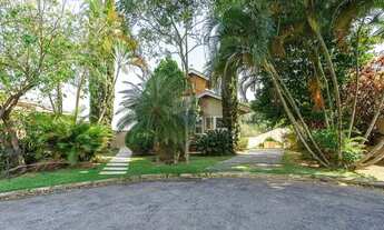 Imagem 3: Casa de Luxo no Alpes de Vinhedo: 3 Quartos e Piscina