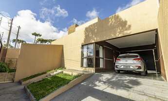 Imagem 2: Casa ampla 167m² com muito potencial, sacada e varanda, 4 vagas de garagem e um enorme qui