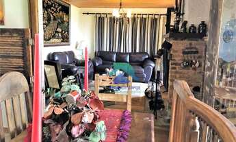 Imagem 6: Casa com três quartos com piscina e churrasqueira- Iúcas- Teresópolis