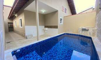 Imagem: Casa com piscina em Mongaguá