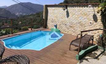 Imagem 4: Casa com três quartos com piscina e churrasqueira- Iúcas- Teresópolis