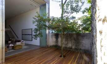 Imagem 6: Casa encanta pela localização privilegiada e pelo projeto arrojado e ao à venda/Locação