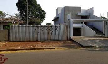 Imagem: Terreno entre a Av. Laguna e Av. Monteiro