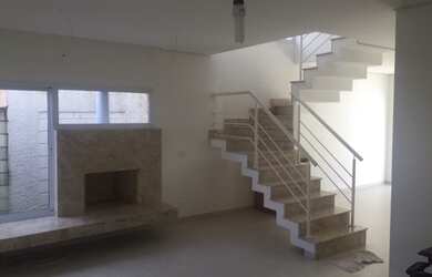 Imagem 6: Casa em Cotia com 3 dormitórios e 2 vagas - 1 milhão 300 mil - Oportunidade