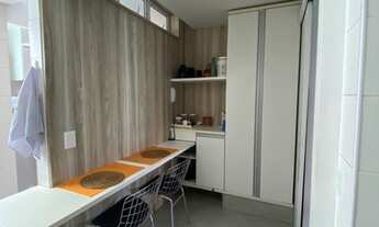 Imagem 6: Apartamento com planta original de 4/4 revertida para 3 suítes, 141m2, sala ampla com dois