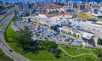 Imagem 3: Quarto compartilhado com triliche em frente ao shopping Itaguaçu