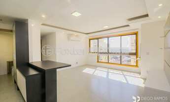 Imagem 2: Apartamento para venda tem 87 metros quadrados com 3 quartos em Passo da Areia - Porto Ale