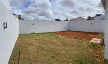 Imagem 3: Casa de condomínio térrea para venda possui 180 metros quadrados com 3 quartos